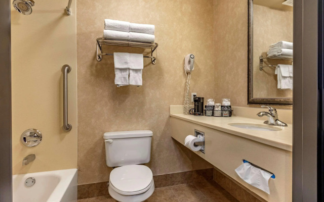 Comfort Inn & Suites Russellville I-40
