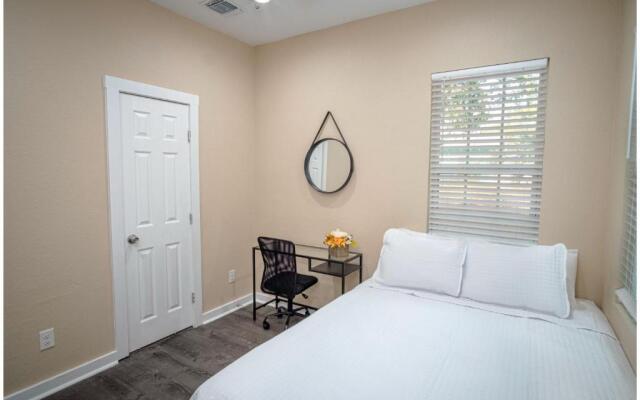 3BR2BA Remodeled House Near Downtown