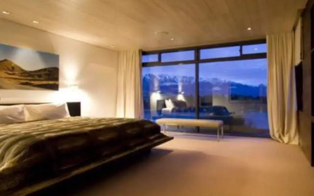 Forty Two -Luxury Central Townhouse