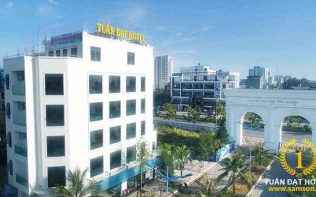 Tuan Dat Luxury Hotel FLC