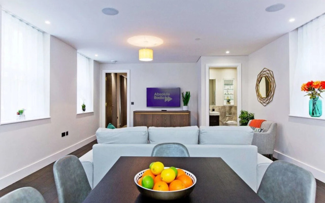 Luxury 2 bed with lift ac and concierge