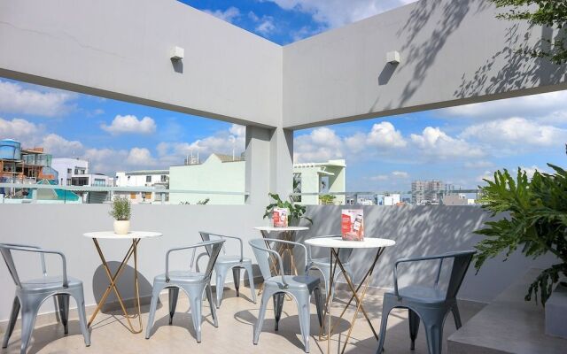 RedDoorz Plus  Le Van Sy Street 2