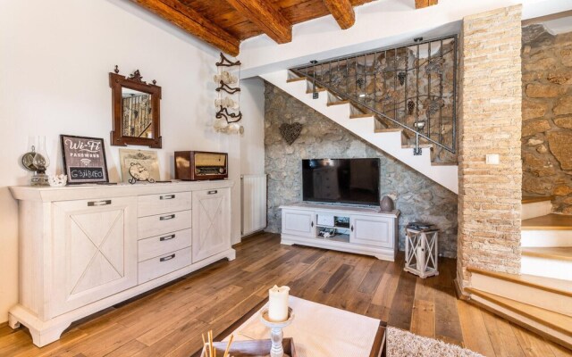 Beautiful Home in Malinska With Wifi and 3 Bedrooms