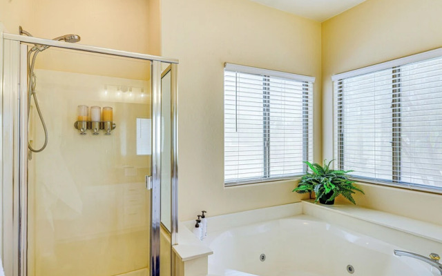 Chic Scottsdale Townhome w/ Patio & Pool Access!