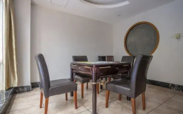 Sunshine Holiday Hotel