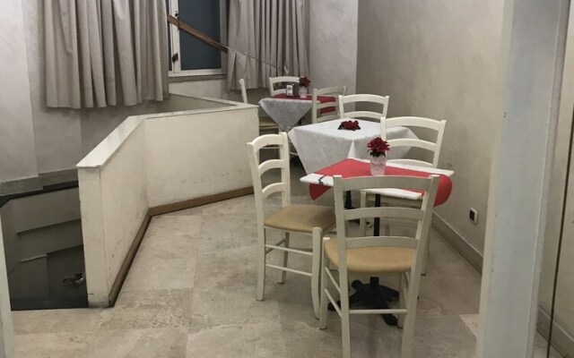 B&B Regal Home