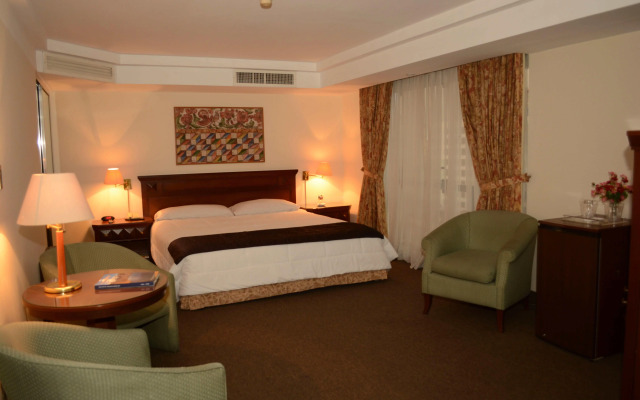 Maria Angola Hotel & Centro de Convenciones