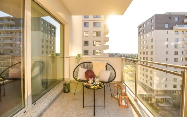 MAISON PASTEL. Romexpo 2-Bedroom Free Parking