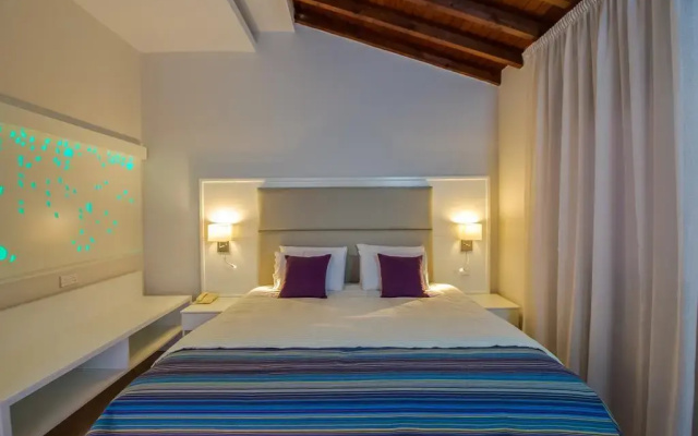 Myroandrou Beach Apartments