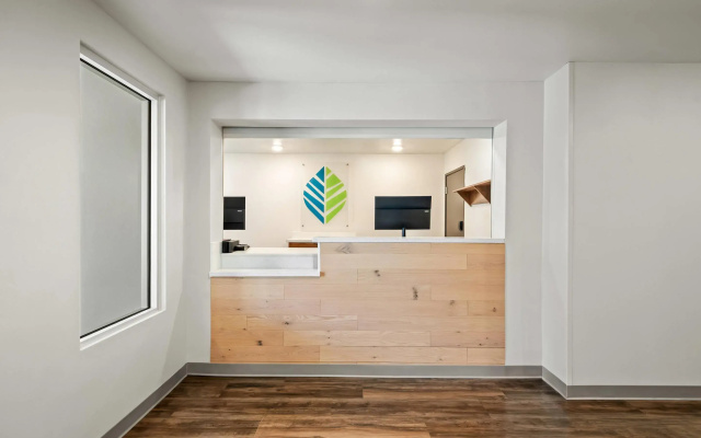 WoodSpring Suites Orlando East UCF