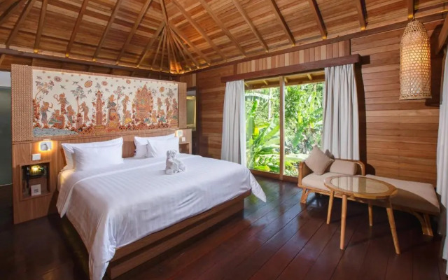 Giriwood Hotel & Villa