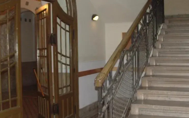 Azusa Guest House