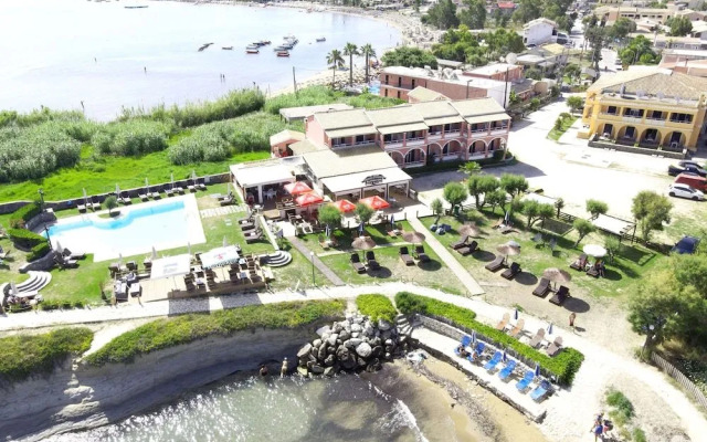 Canal D' Amour by Estia