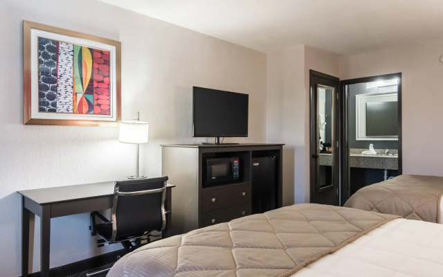 Clarion Inn & Suites
