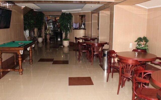 Marina Hotel