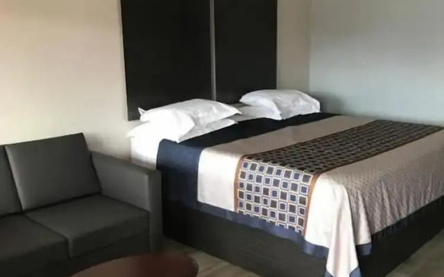 SouthTown SA Inn