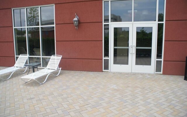 Hampton Inn & Suites Staten Island