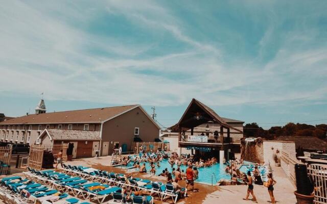 Grand Islander Hotel