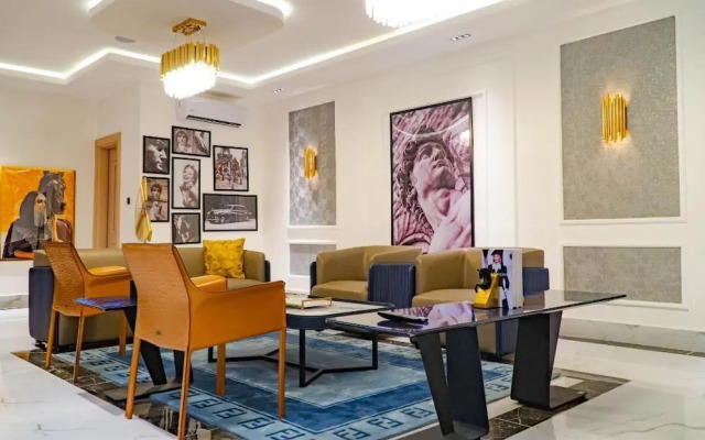 Sujimoto AveMontaigne BananaIsland Ikoyi