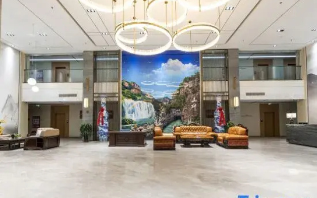 Linzhou Hongyuexing Grand Hotel