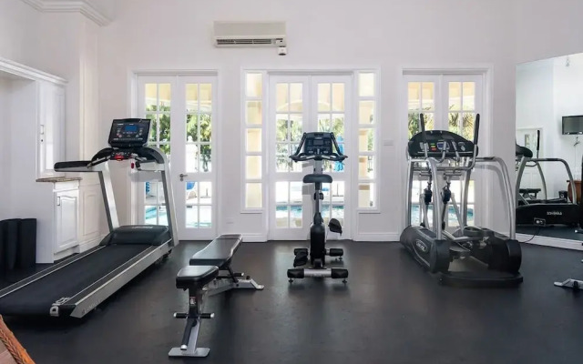 Luxury Townhome in Sandy Lane Neighborhood by BSL Rentals