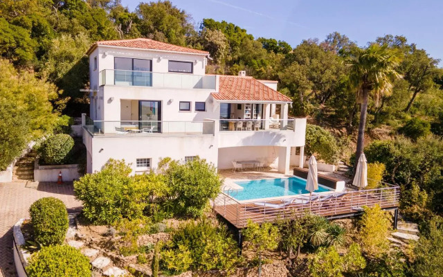 Ferienhaus Petites Maures, Meerblick und eigener Pool