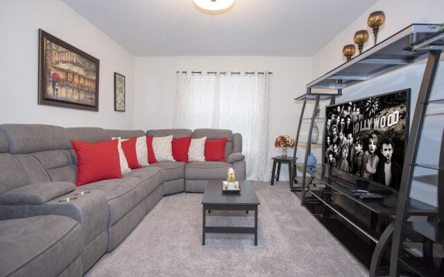 6BR Home Prime Location