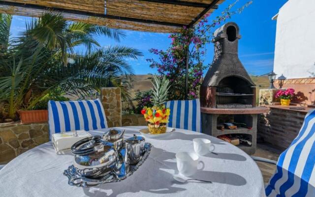 Casa Hidalgo Villanueva de la Concepcion by Ruralidays