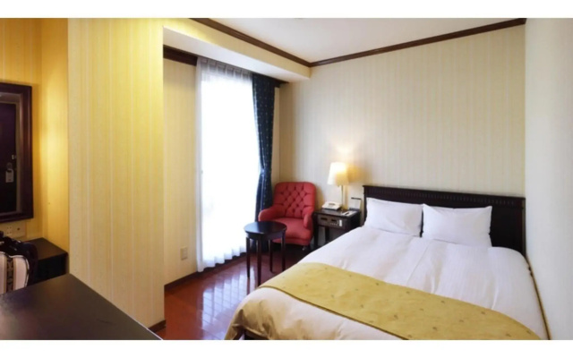 Old England Dogo Yamanote Hotel