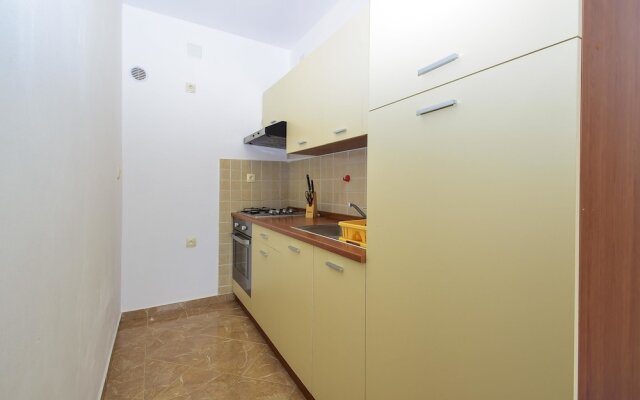 Apartments Komadina M73