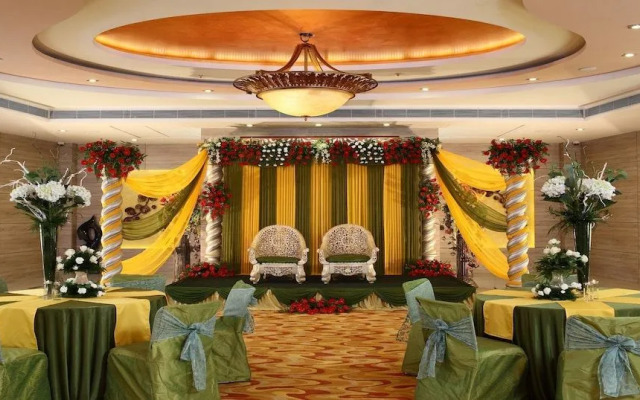 Nidhivan Sarovar Portico