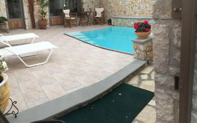 villalithos studio 2