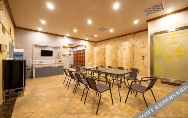 Luozhou Haiji Hotel (Yangjiang Hailing Island Dajiaowan)