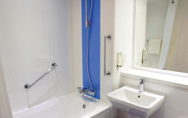 Travelodge Llanelli Central