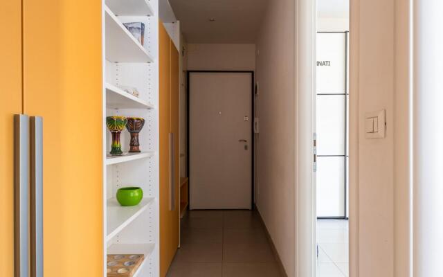 Bergonzoni Modern Apartment by Wonderful Italy