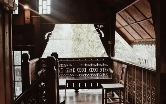 Crossroads House - Hostel