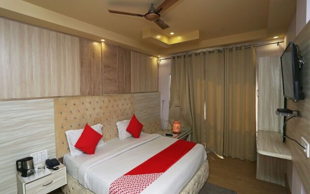 OYO 35366 Hotel Shiv Murti