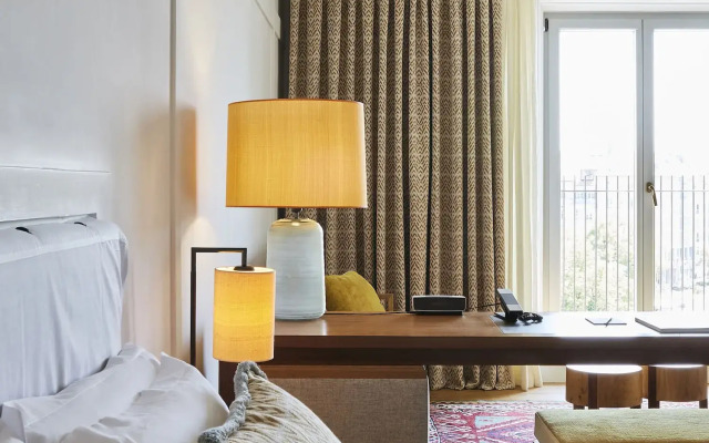 Louis Hotel