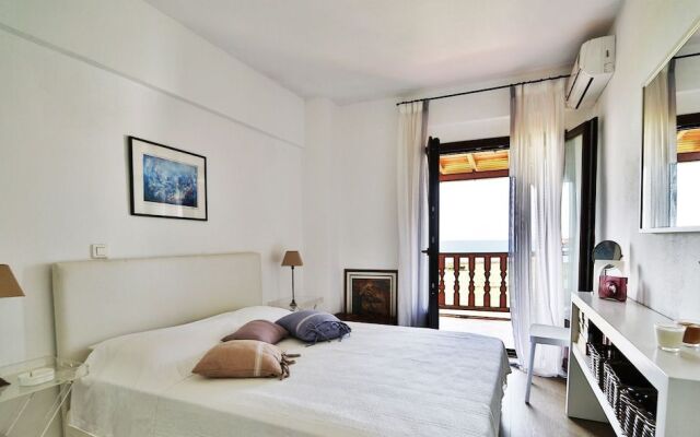 Soleado Beachfront Villa