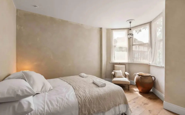 Chantry House With Free Parking By My Getaways
