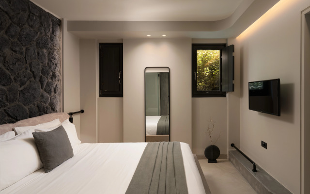 Apikia Santorini Suites - Adults Only