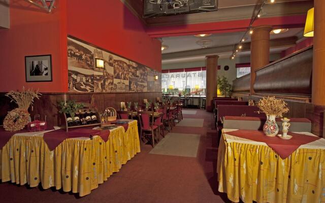 Krystal Hotel