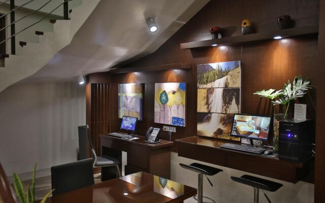 Coron Soleil Express Hotel