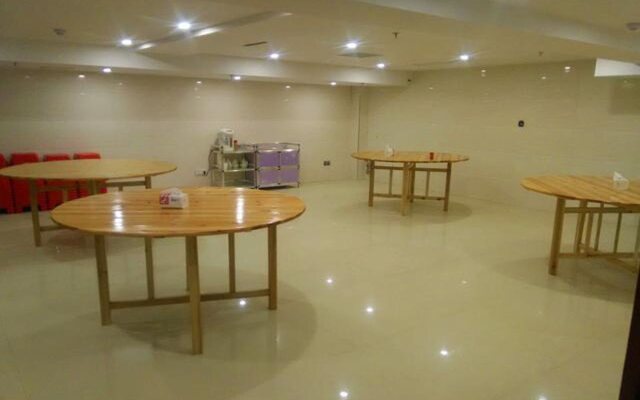 7 Days Inn (Heyuan University Town Branch)