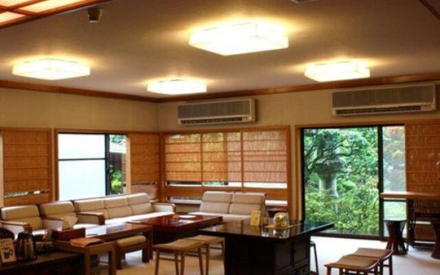Yugawara Onsen Ashikari Ryokan
