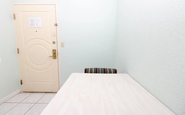 656 Studio Apartment Hollywood Beach