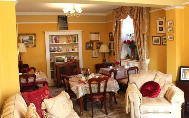 Holly House Bed & Breakfast