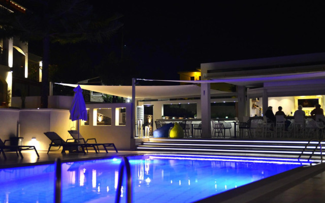 Marina Hotel