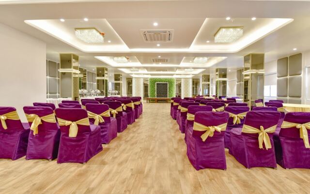 Fabhotel The Tulip Regency