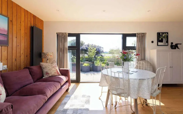 Bespoke Retreat for 4 in West Wittering